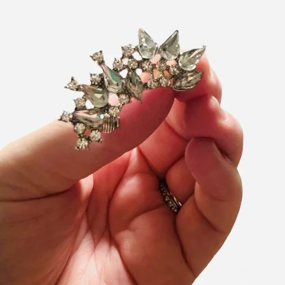 Express Rhinestone Crystal Cuff Clip Earring 1 piece Fashion Jewelry (left ear) - Picture 5 of 10